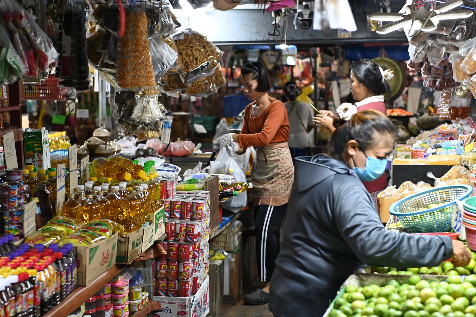 Türk mutfağı malzemeleri ve market alışverişini temsil eden illüstrasyon